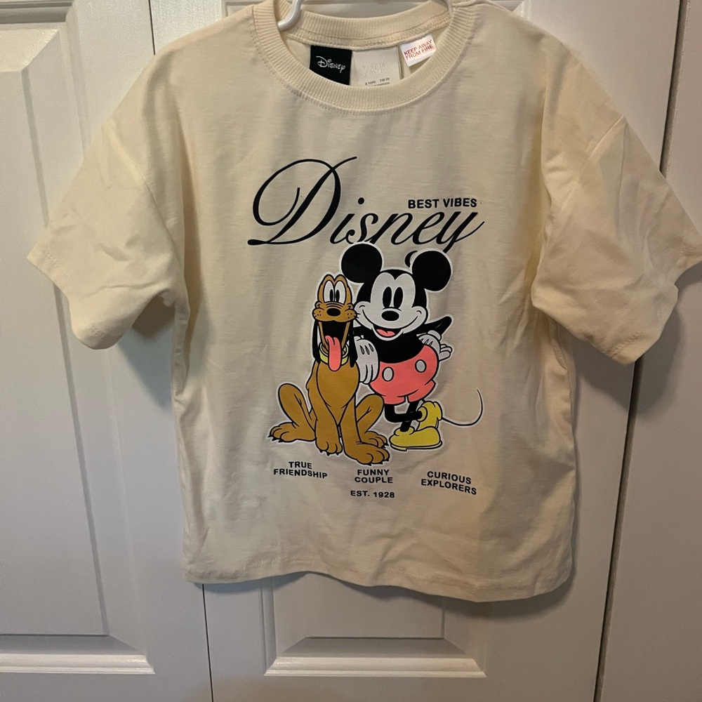 Disney Cream Short Sleeve Tee with Graphic Design